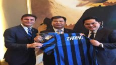 Inter Milan's president Erick Thohir (right) pose with Suning Commerce Group Co Ltd Zhang Jindong (centre) and the club's vice-president and former player