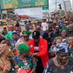 Edo Elections: Ighodalo’s Wife Ifeyinwa Wins Over Market Women with Fabrics and Aprons, Secures Strong Endorsement for PDP Candidate