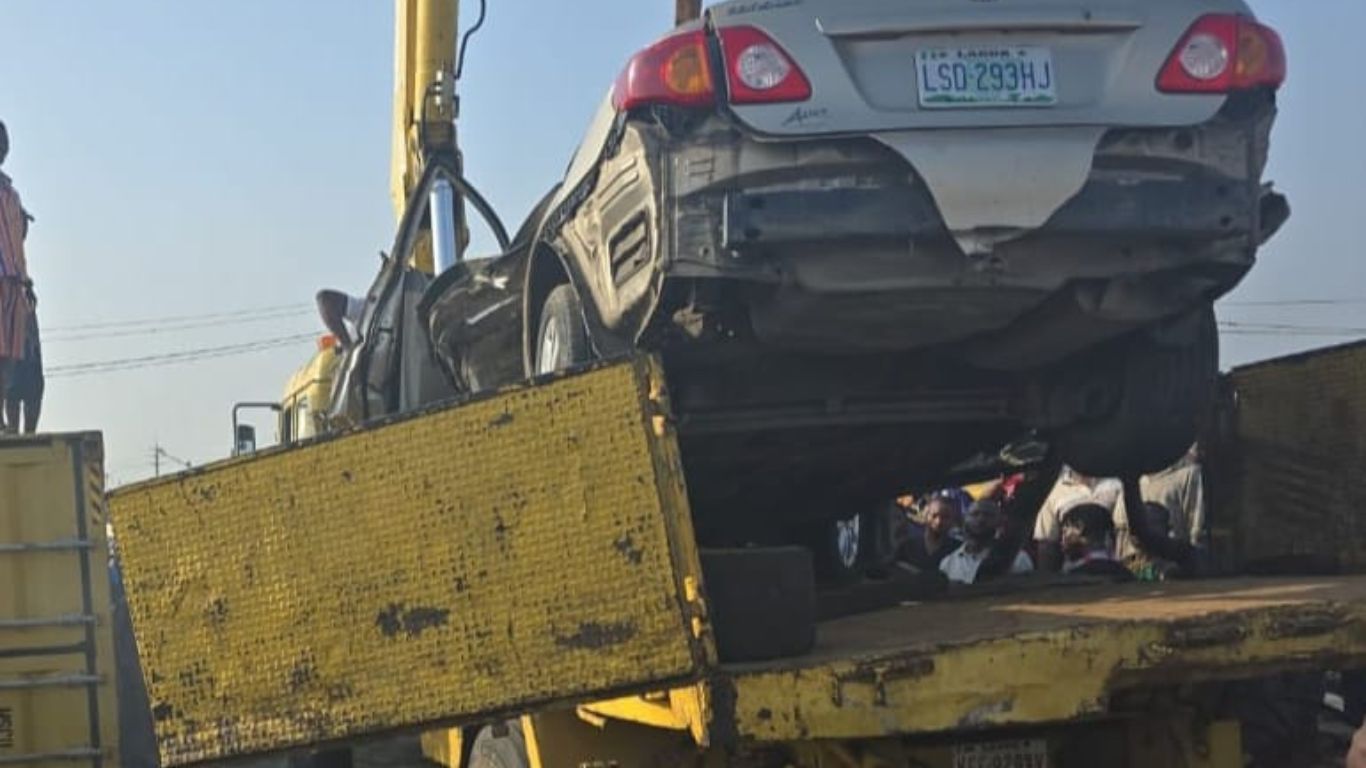 Miracle Rescue at Mile 2: Driver Survives as 40ft Container Crushes Car