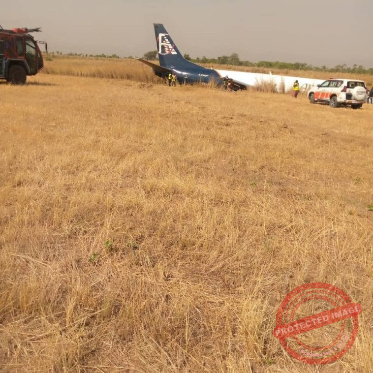 An Allied Air Cargo aircraft with registration number 5N-JRT, and with five individuals on board, on Wednesday crash-landed at the Nnamdi