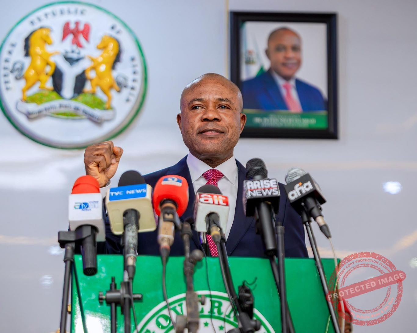 Enugu Governor Defects to APC